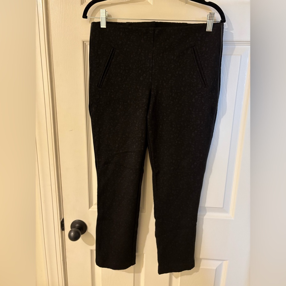 Chico's Elegant Black Textured Leopard Print Pants Size 0.5P (6 Petite)